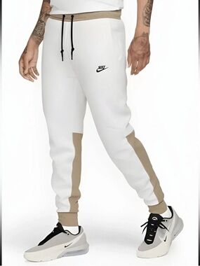 Nike Tech Fleece Black Joggers Mens Size Small